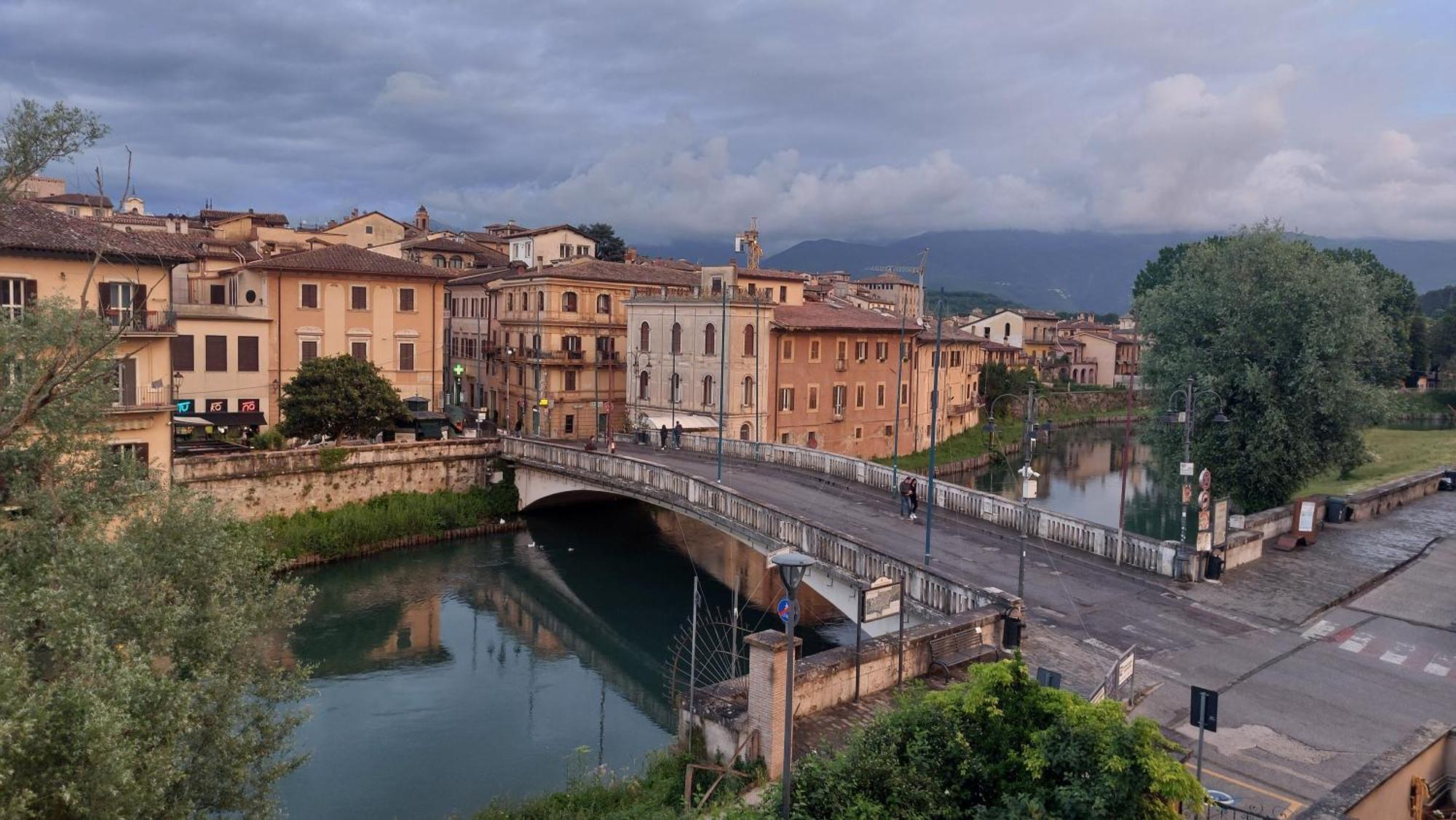 La Finestra Sul Velino, Uno Splendore Da Vivere 列蒂 外观 照片