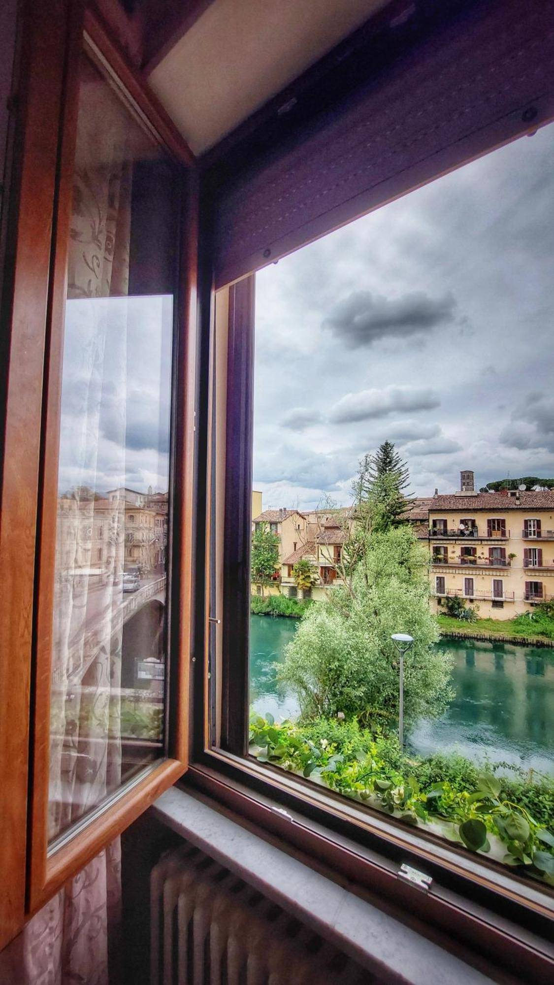 La Finestra Sul Velino, Uno Splendore Da Vivere 列蒂 外观 照片